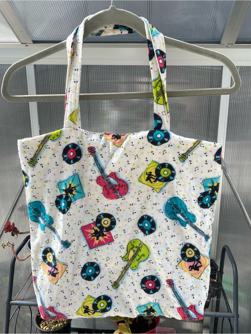 Handmade White Jazz Vinyl Record Pattern Lined Travel Tote Bag - Picture 3 of 7